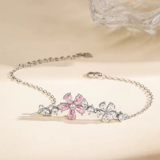 Сребърна гривна “Закрила”