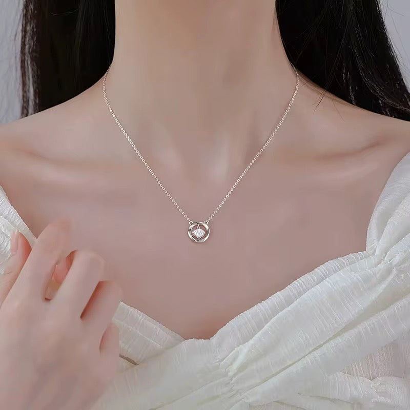 Сребърно колие “Мида”