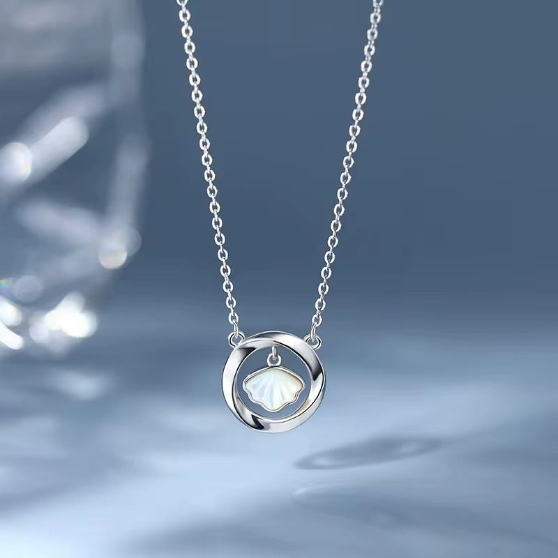 Сребърно колие “Мида”