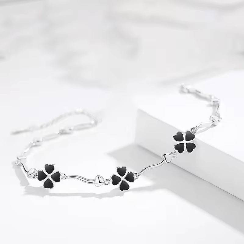 Сребърна гривна “Щедрост”