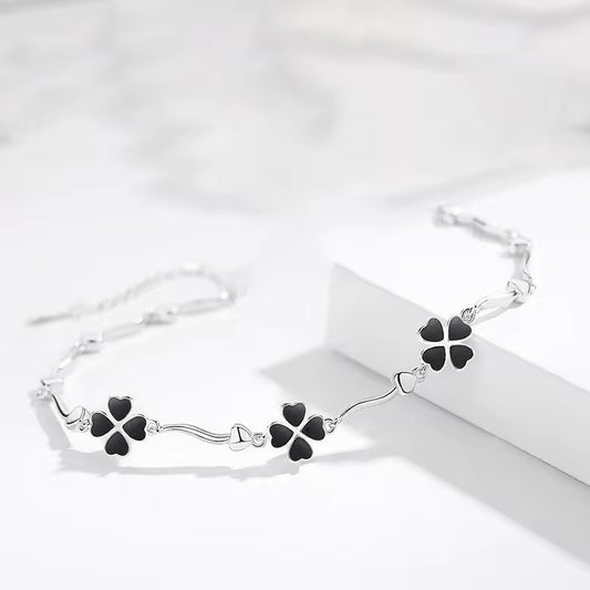 Сребърна гривна “Щедрост”